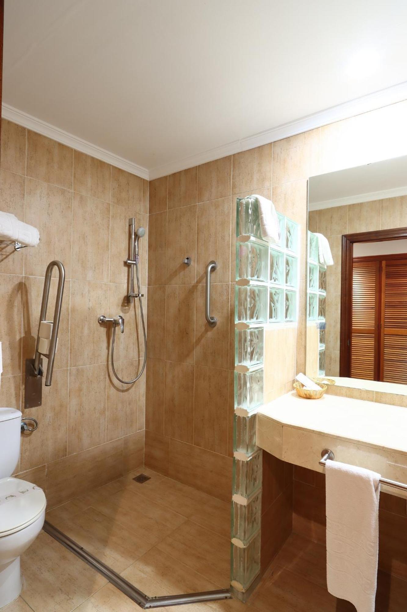 Hotel Varinia Serena - Balneario De Alange Luaran gambar