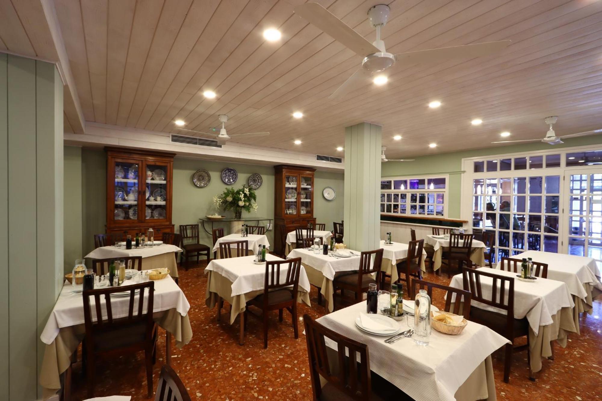 Hotel Varinia Serena - Balneario De Alange Luaran gambar