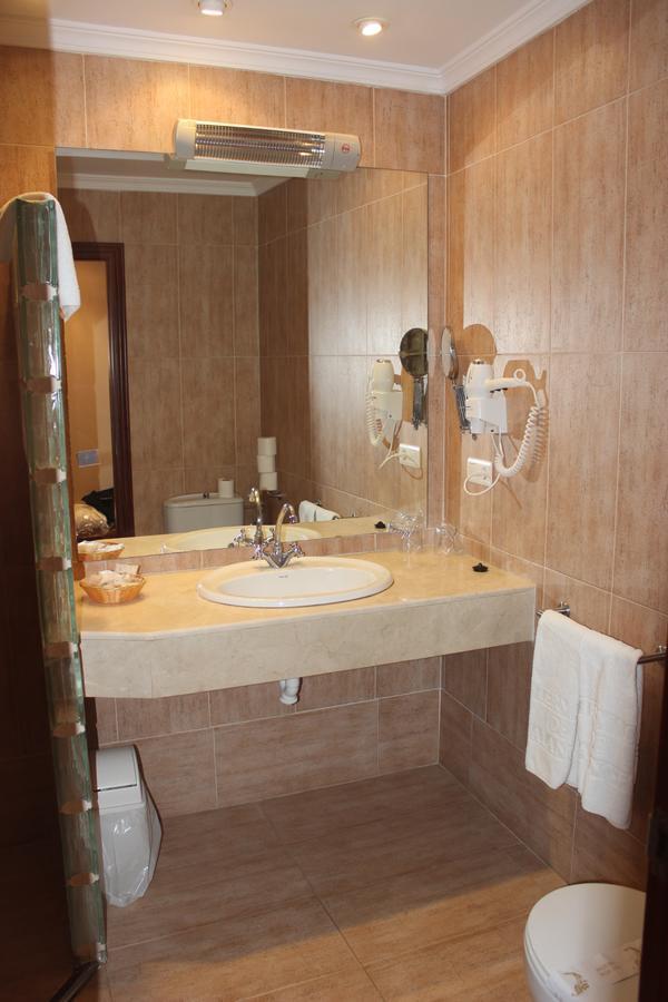 Hotel Varinia Serena - Balneario De Alange Luaran gambar